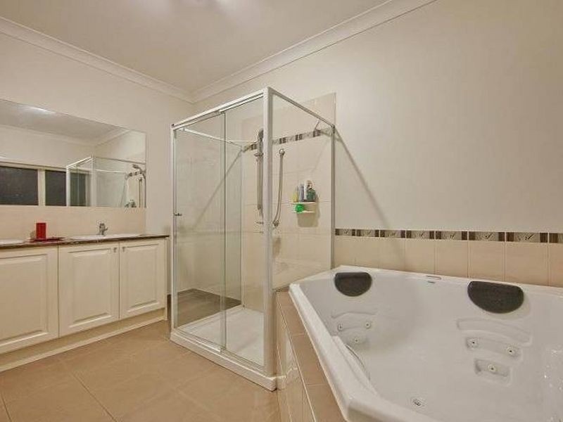 27 Angus Drive, Glen Waverley VIC 3150