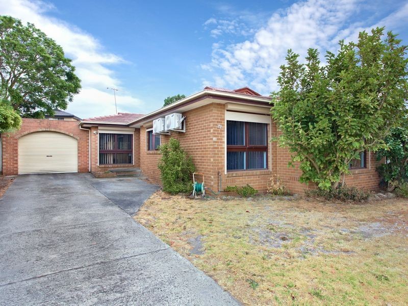 22 Cambridge Drive, Springvale South VIC 3172