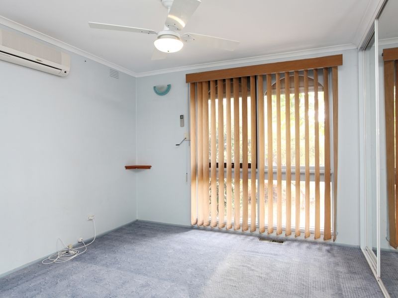 22 Cambridge Drive, Springvale South VIC 3172