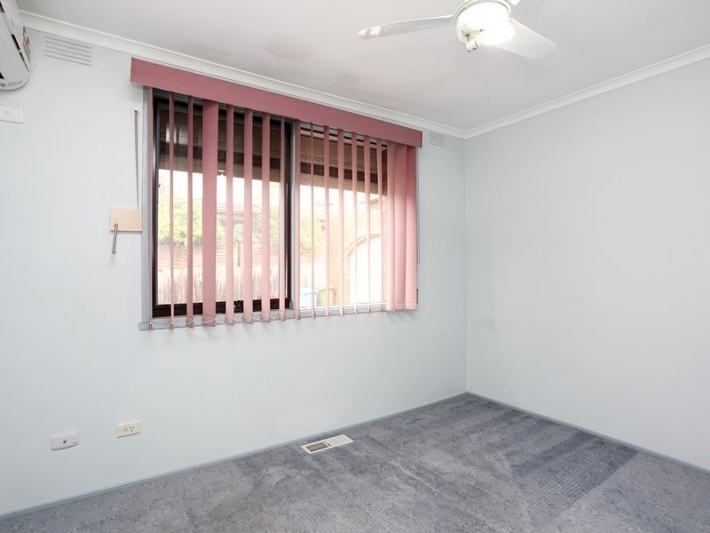 22 Cambridge Drive, Springvale South VIC 3172