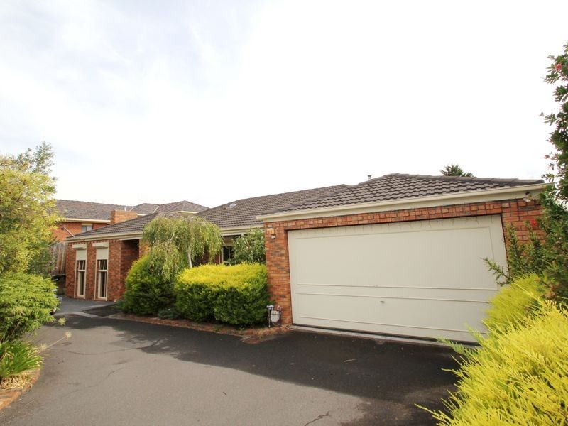 31 Remington Drive, Glen Waverley VIC 3150