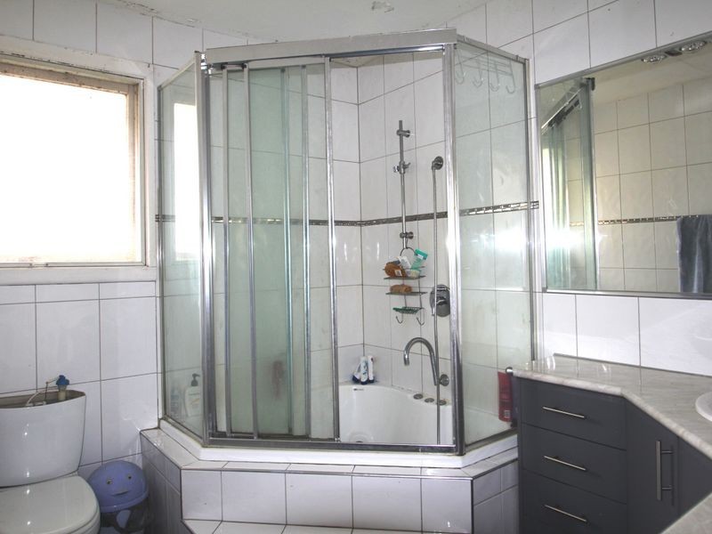 4 Arianne Street, Glen Waverley VIC 3150