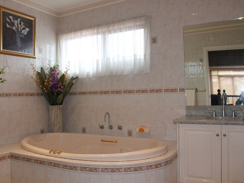 12 Little Street, Glen Waverley VIC 3150