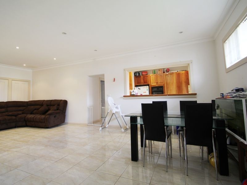 28 Elm Grove, Springvale VIC 3171
