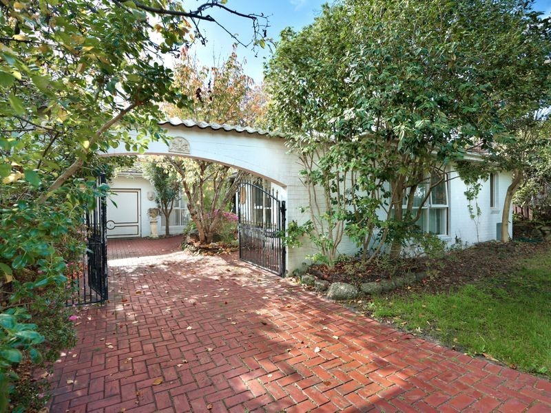 451 High Street Road, Mount Waverley VIC 3149