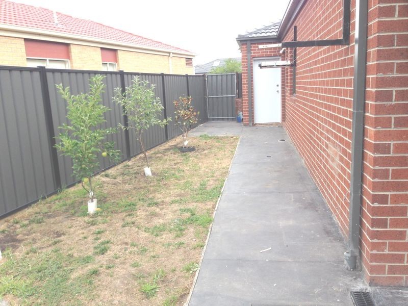 8 Panton Gap, South Morang VIC 3752