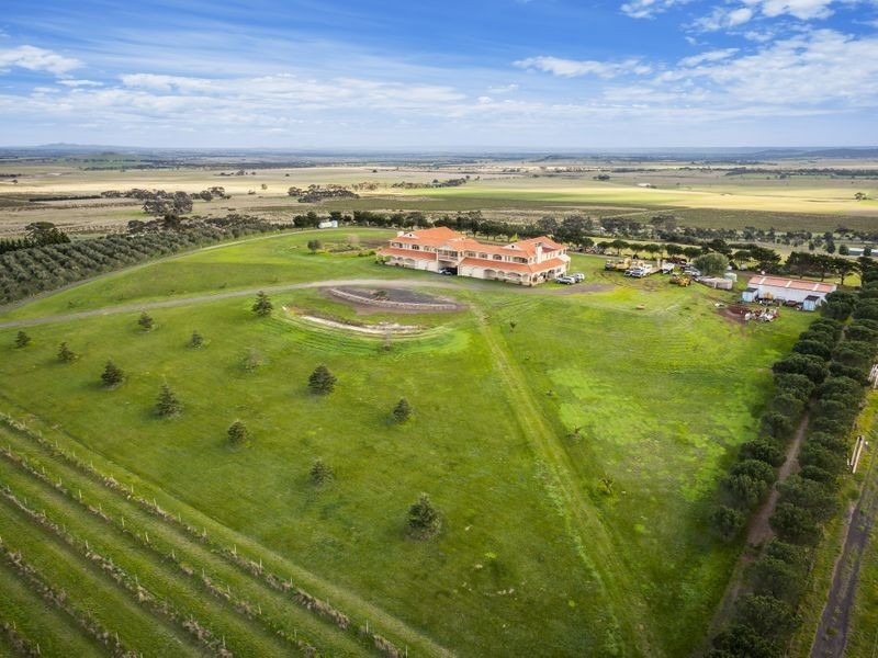 170 Vineyard Road, Sunbury VIC 3429