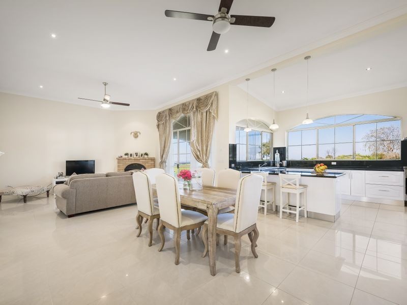 170 Vineyard Road, Sunbury VIC 3429