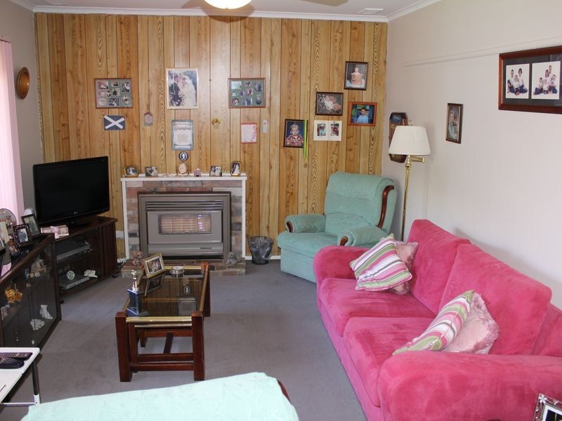 17 Ash Street, Doveton VIC 3177