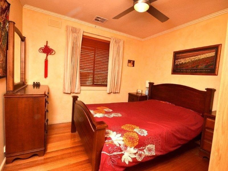 16 Robert Street, Chadstone VIC 3148