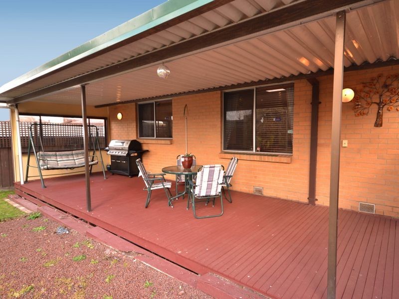 16 Robert Street, Chadstone VIC 3148
