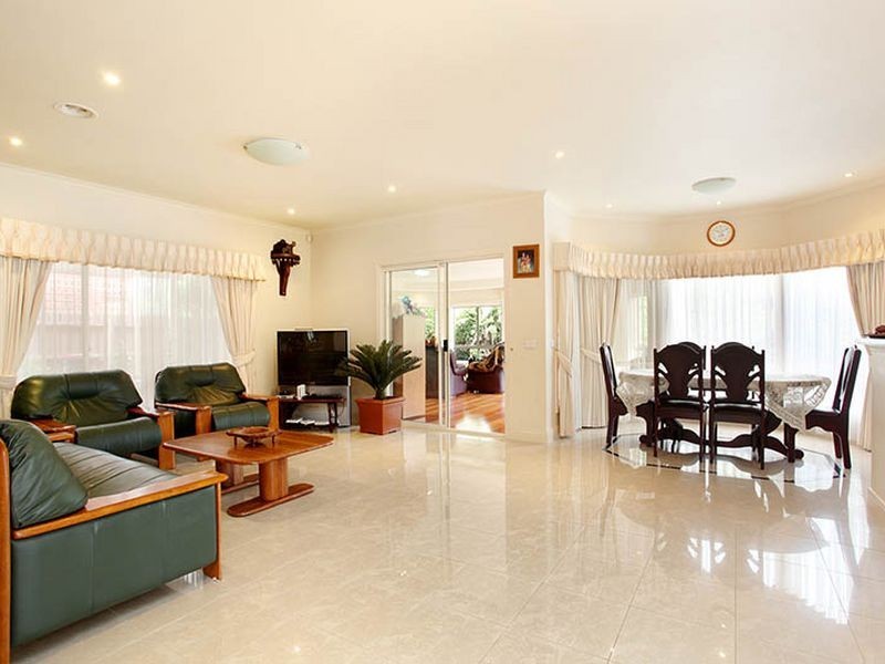 43 Kwinana Street, Glen Waverley VIC 3150