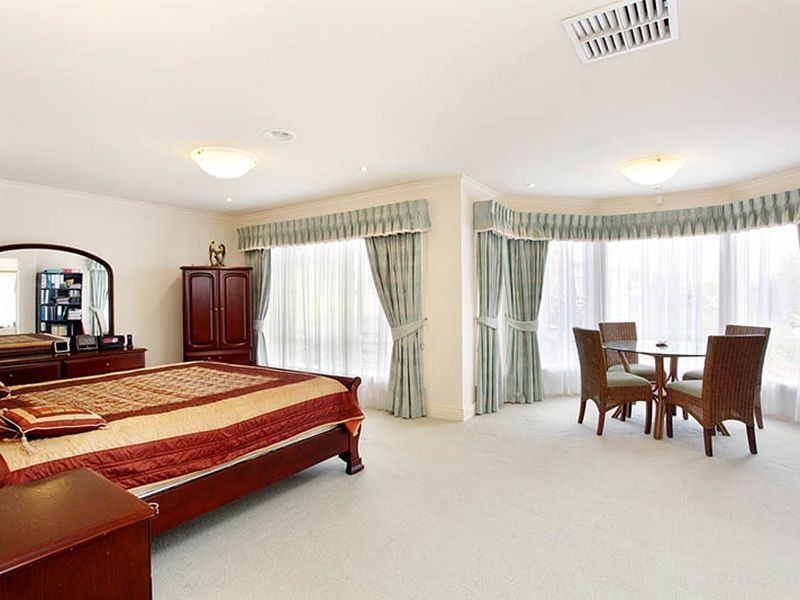 43 Kwinana Street, Glen Waverley VIC 3150