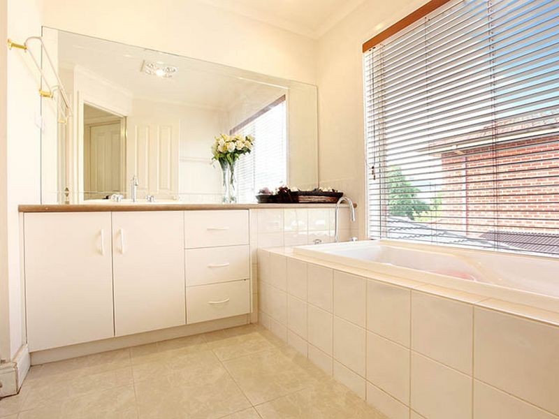 43 Kwinana Street, Glen Waverley VIC 3150