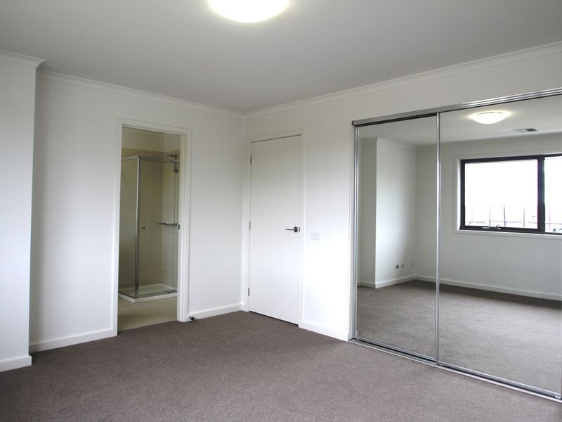 10 Harcrest Blvd, Wantirna South VIC 3152