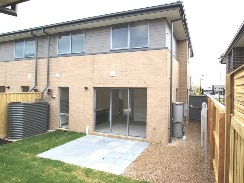 10 Harcrest Blvd, Wantirna South VIC 3152