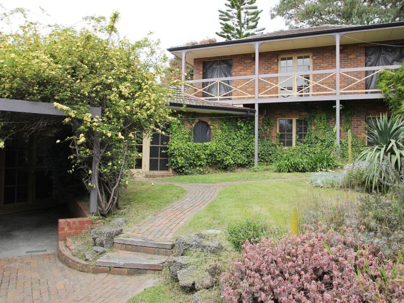 10 Pleasant View, Wheelers Hill VIC 3150