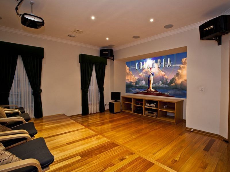 16 Kennedy Street, Glen Waverley VIC 3150