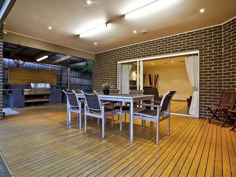 16 Kennedy Street, Glen Waverley VIC 3150