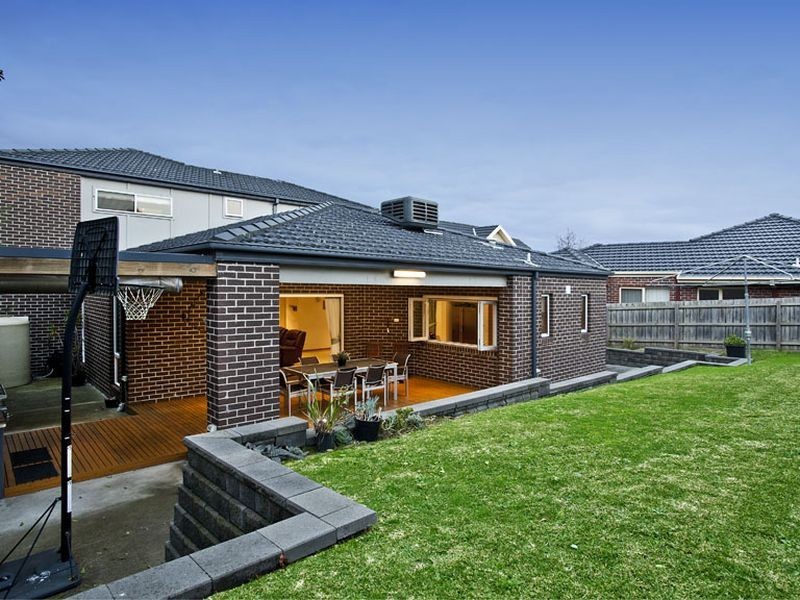 16 Kennedy Street, Glen Waverley VIC 3150