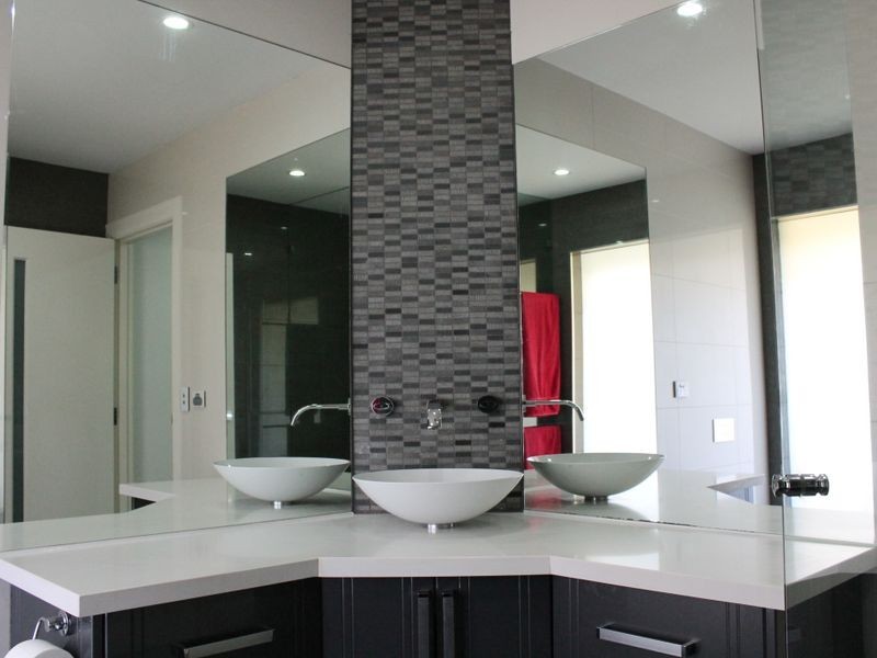 15 Ware Cres, Ringwood East VIC 3135