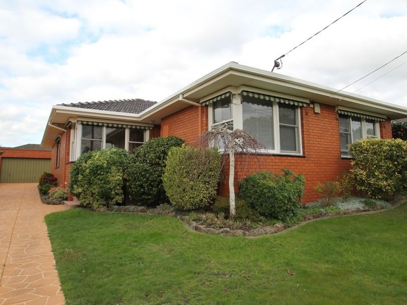 8 Ingleside Cres, Glen Waverley VIC 3150