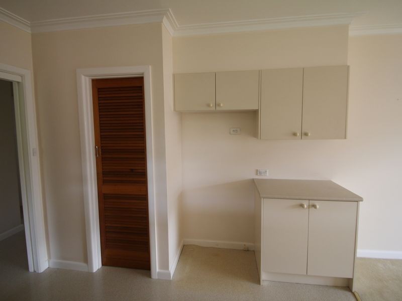 8 Ingleside Cres, Glen Waverley VIC 3150