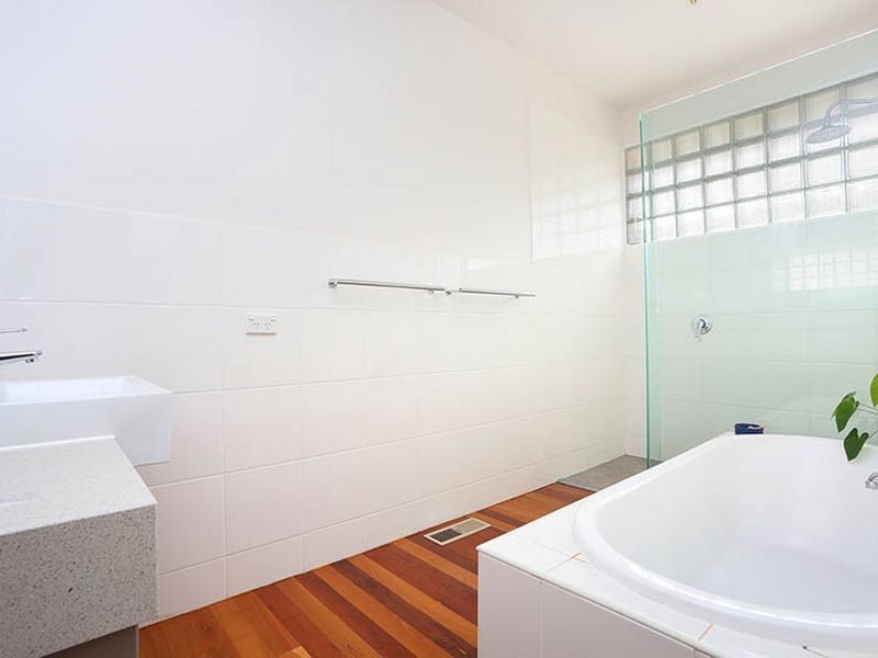 4 Murra Street, Burwood VIC 3125