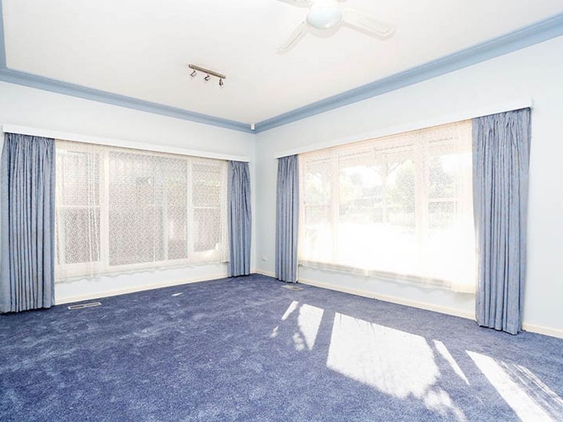 34 Mccomas Grove, Burwood VIC 3125