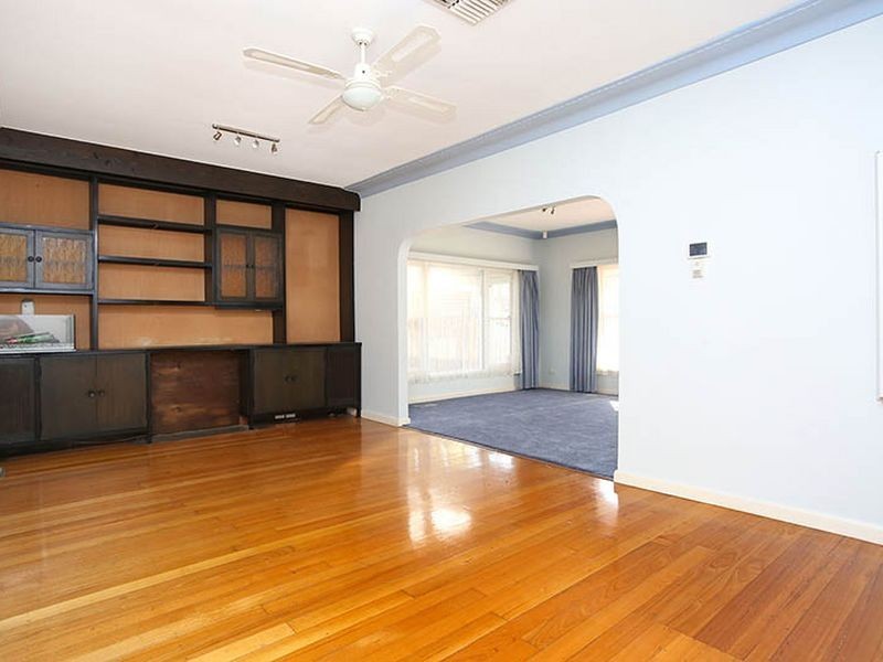 34 Mccomas Grove, Burwood VIC 3125