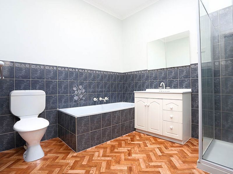 34 Mccomas Grove, Burwood VIC 3125