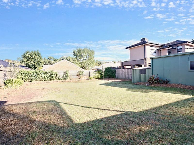 34 Mccomas Grove, Burwood VIC 3125