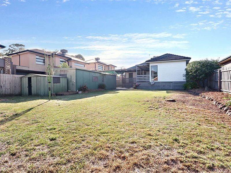 34 Mccomas Grove, Burwood VIC 3125