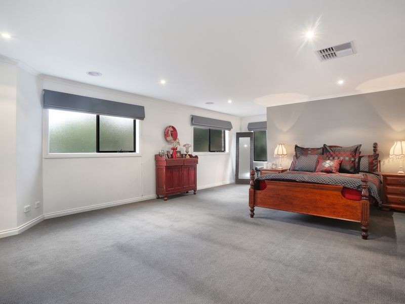 23 Mount Pleasant Drive, Mount Waverley VIC 3149