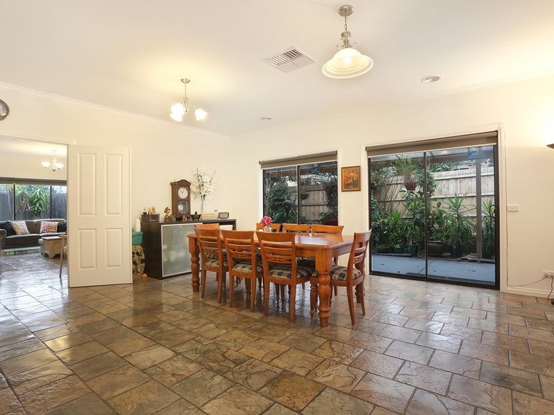 23 Mount Pleasant Drive, Mount Waverley VIC 3149