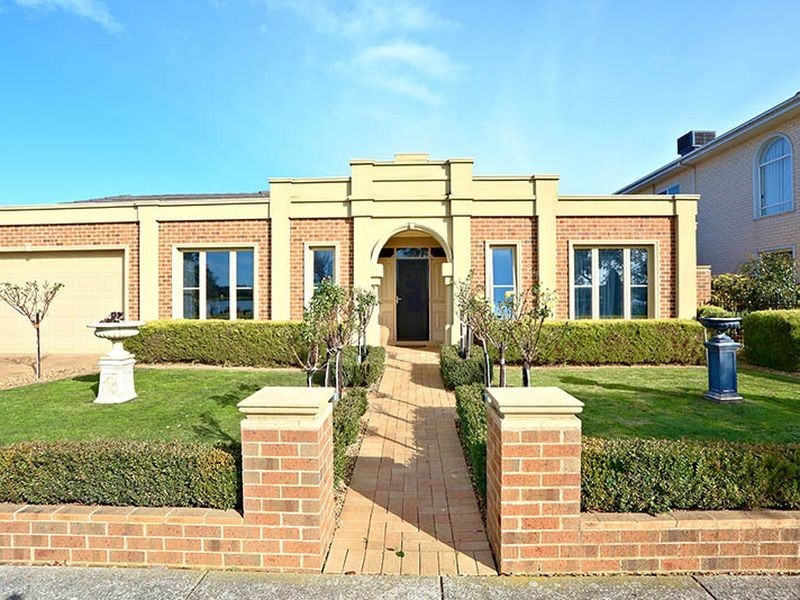 7 The Esplanade, Narre Warren South VIC 3805