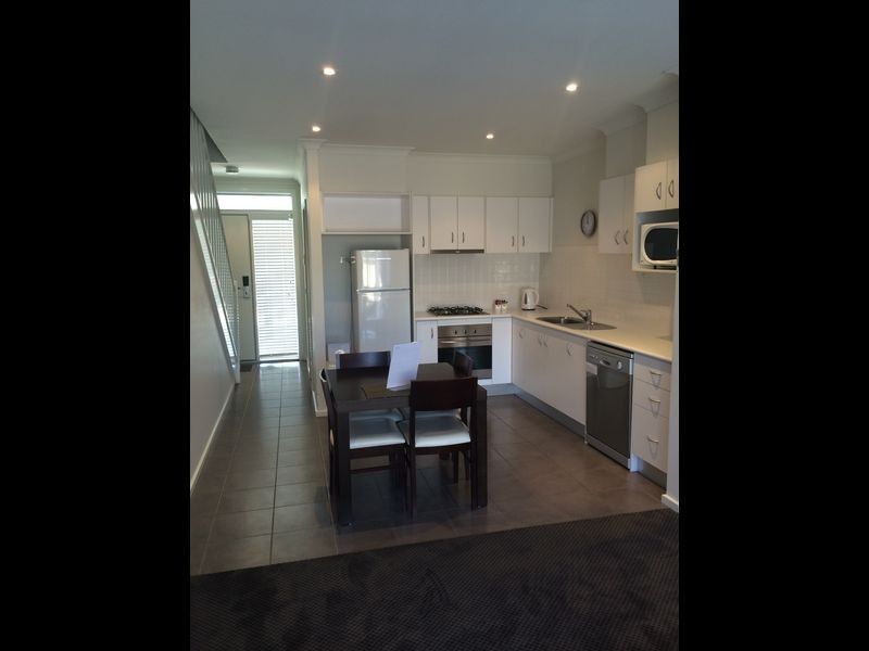 33/9 Greg Norman Drive, Point Cook VIC 3030