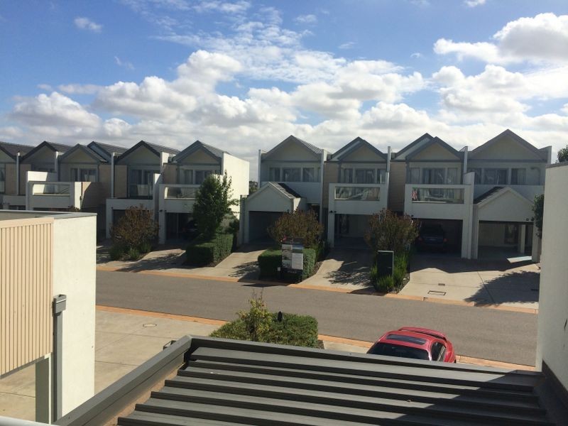 33/9 Greg Norman Drive, Point Cook VIC 3030
