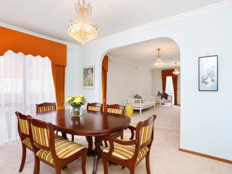 11 Dalkeith Close, Wheelers Hill VIC 3150