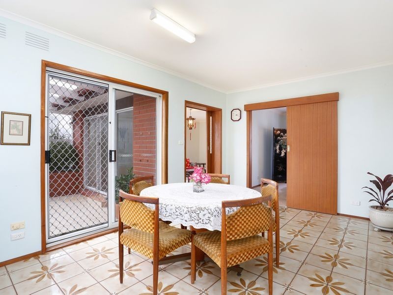 11 Dalkeith Close, Wheelers Hill VIC 3150