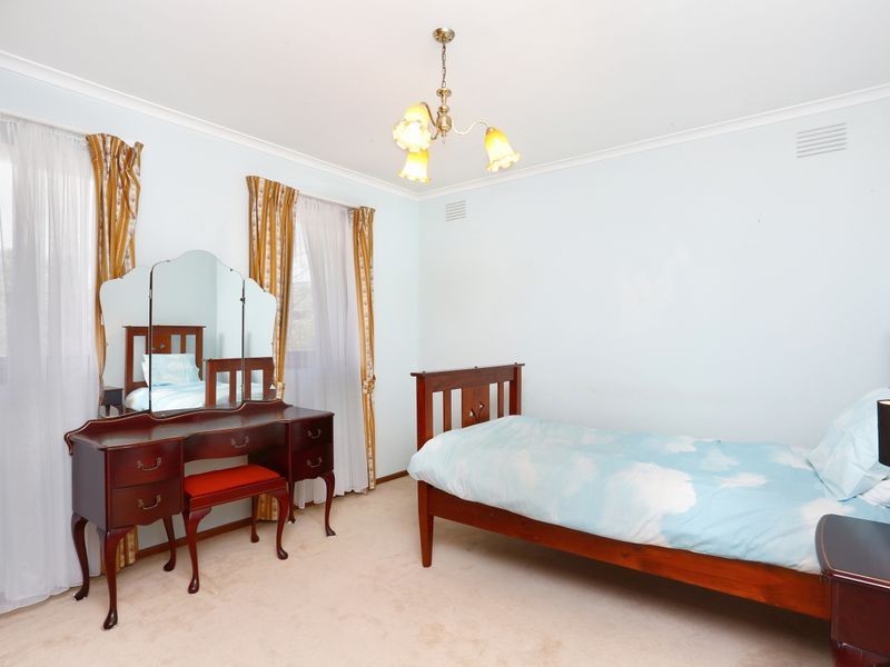 11 Dalkeith Close, Wheelers Hill VIC 3150