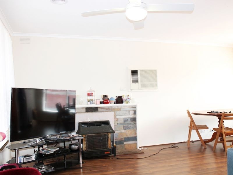 43 Whites Lane, Glen Waverley VIC 3150