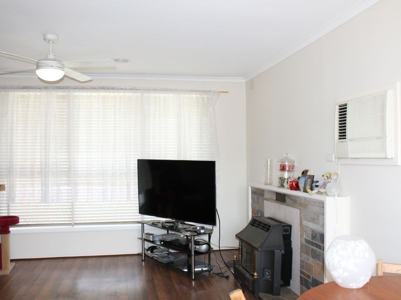 43 Whites Lane, Glen Waverley VIC 3150