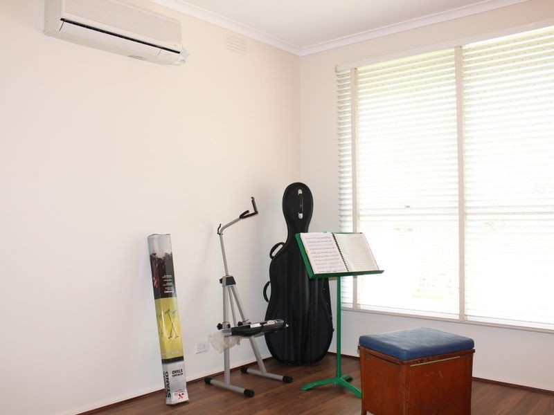 43 Whites Lane, Glen Waverley VIC 3150