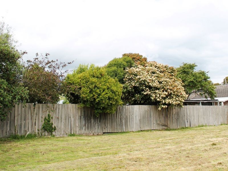 43 Whites Lane, Glen Waverley VIC 3150