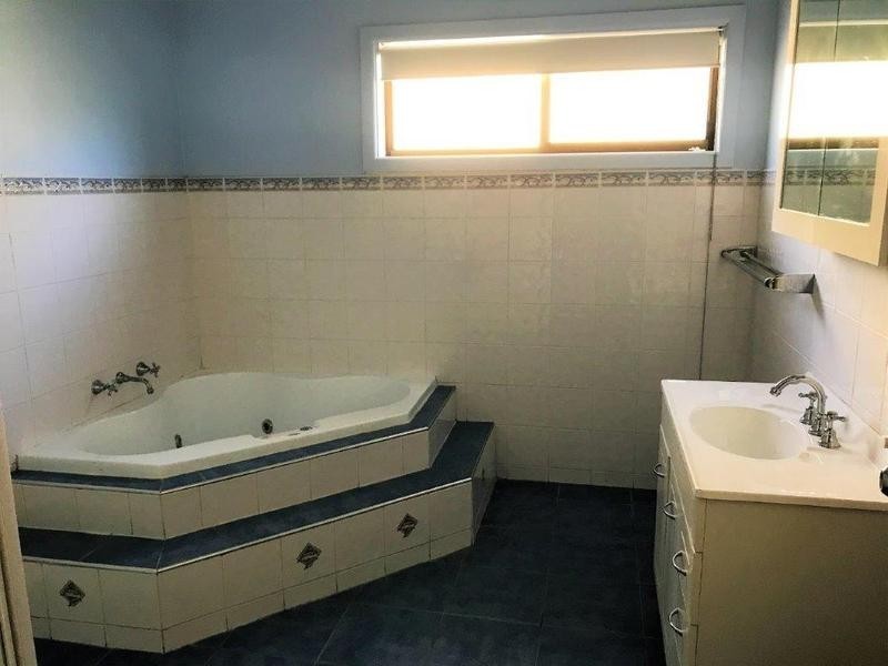 60 Field Avenue, Edithvale VIC 3196