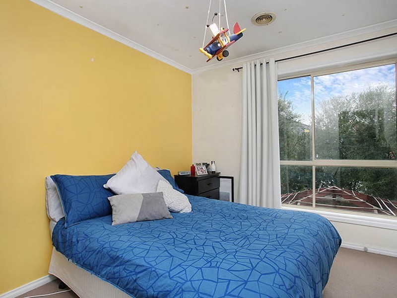 8 Ratcliffe Way, Lynbrook VIC 3975