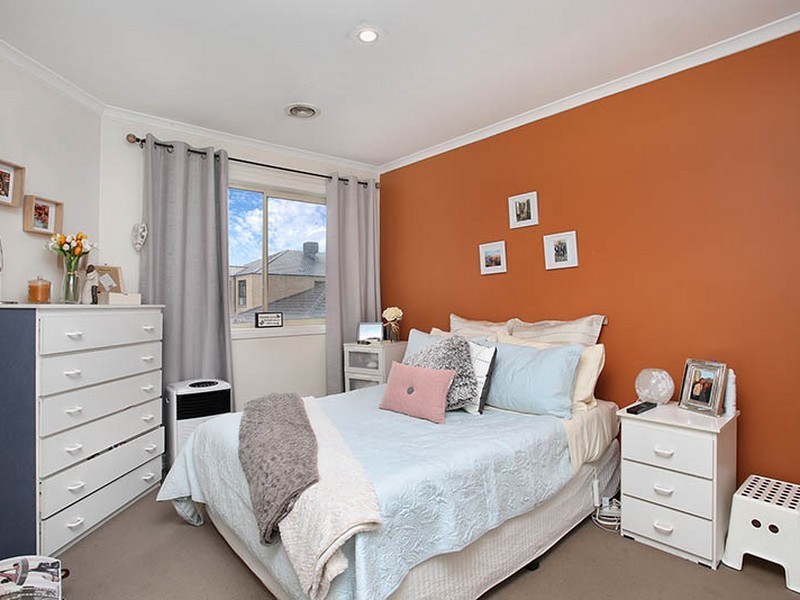 8 Ratcliffe Way, Lynbrook VIC 3975