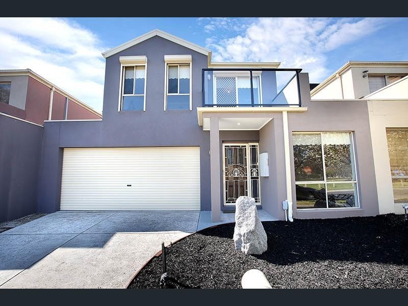 6 Ratcliffe Way, Lynbrook VIC 3975
