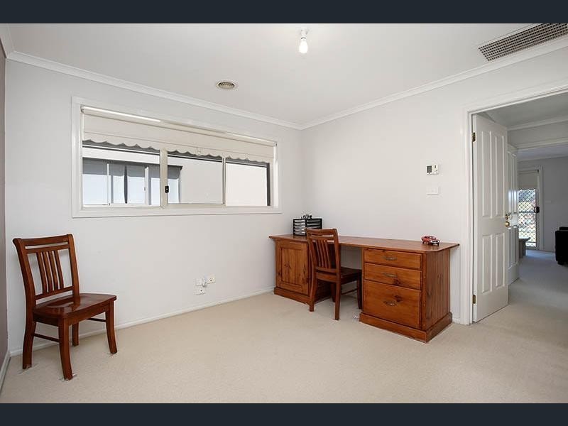 6 Ratcliffe Way, Lynbrook VIC 3975